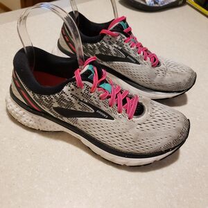 Brooks Ghost 11 Women's Size 8 Running Shoes Gray Pink